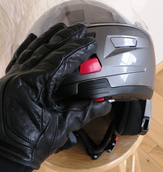 Operating Nolan Helmet Controls with gloves on